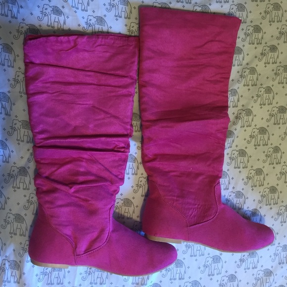NEW Sz 7 faux suede hot pink fuchsia boots