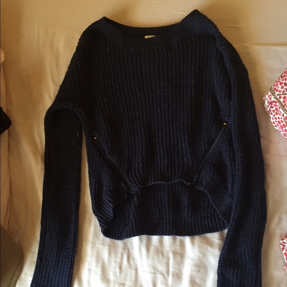 High low sweater with zippers