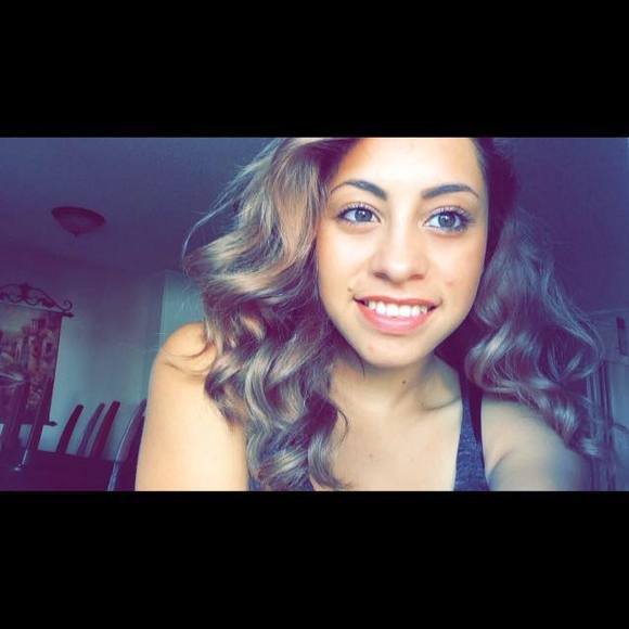 Meet your Posher, Sonia