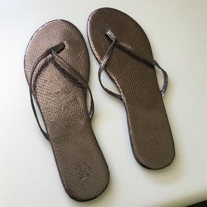 Bronze Chromatic Flip Flops