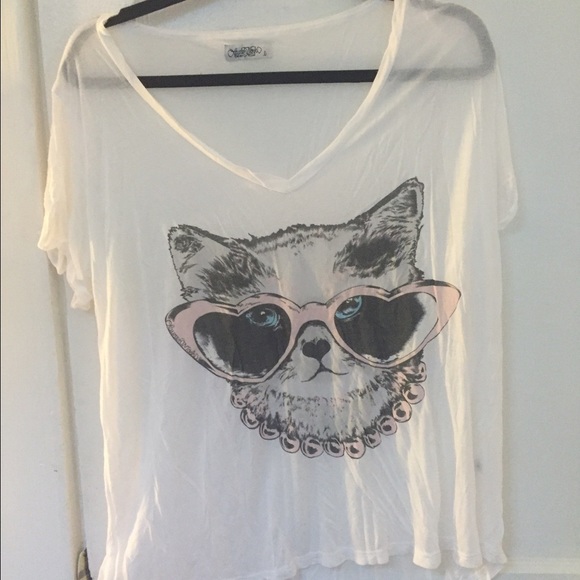 Lauren Moshi Kitten v neck tee