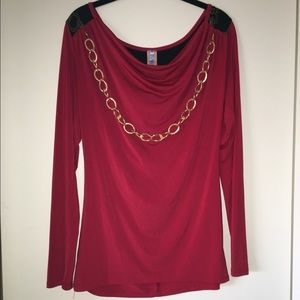 Dark red blouse with gold necklace