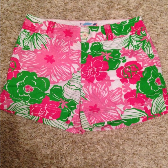 Lilly Pulitzer Pants - Lilly Pulitzer Callahan shorts in pink and green.