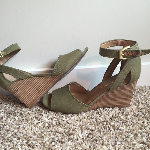 Franco Sarto wedges - summery army green!