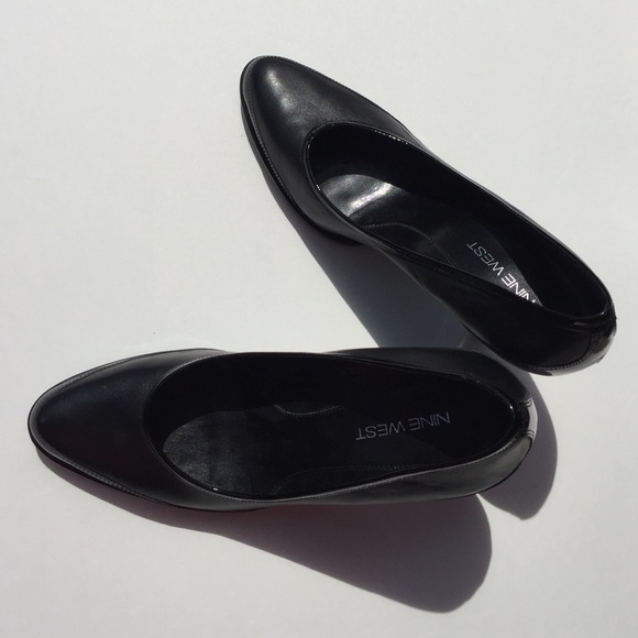 Black patent leather heels. fourth sale.