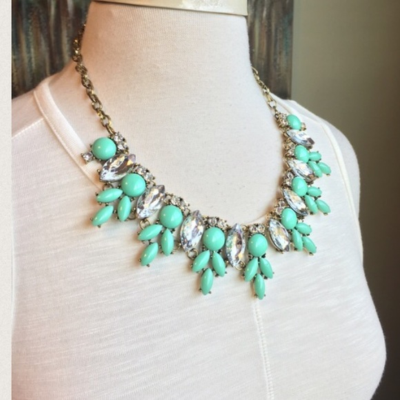 Mint & Crystal Burst Drop Statement Bib Necklace - Picture 4 of 4