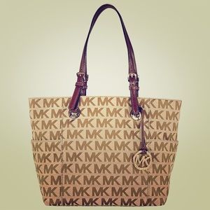 🇺🇸 sale! 🇺🇸 michael kors jet set tote.