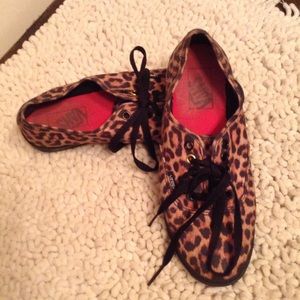 Leopard Vans