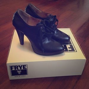 Frye Harlow Stitch Oxford