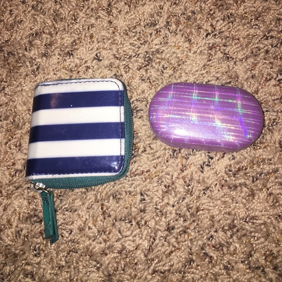 2 Contact Cases - Picture 2 of 2