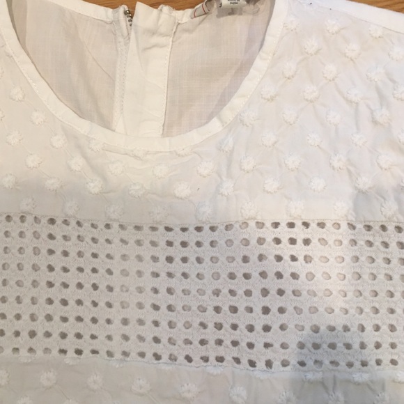 GAP eyelet lace short sleeve top.  Xs - Picture 2 of 4