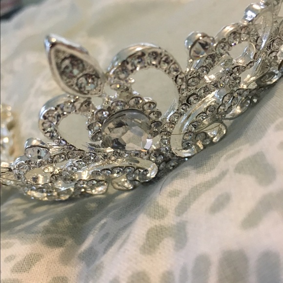 NWOT tiara