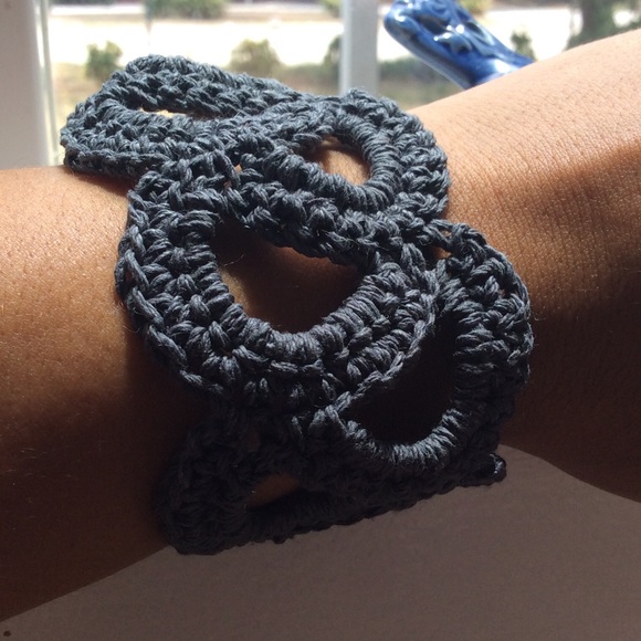 Crochet wrap bracelet - Picture 2 of 2