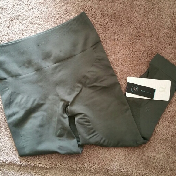Lululemon Zone in Crop