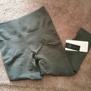 Lululemon Zone in Crop