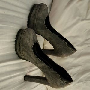 Xhilaration heels brand new never worn