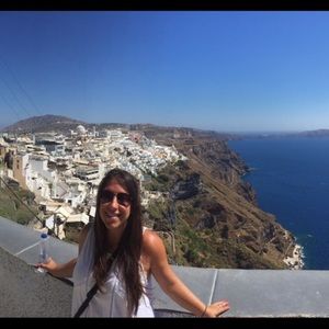 Meet your posher, Becca