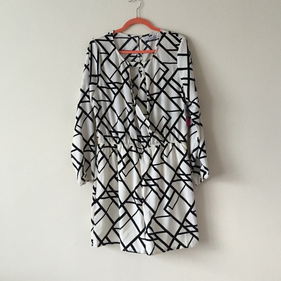 JustFab Romper: Labeled as XL, fits like a Large