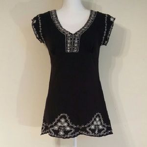 NWOT BCBG Maxazria black top with white stitching