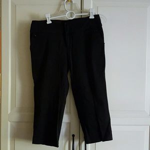 Black twill capris