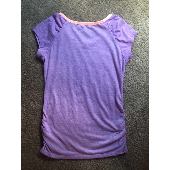 SALE! Nike Lavender Workout Top - Picture 2 of 3