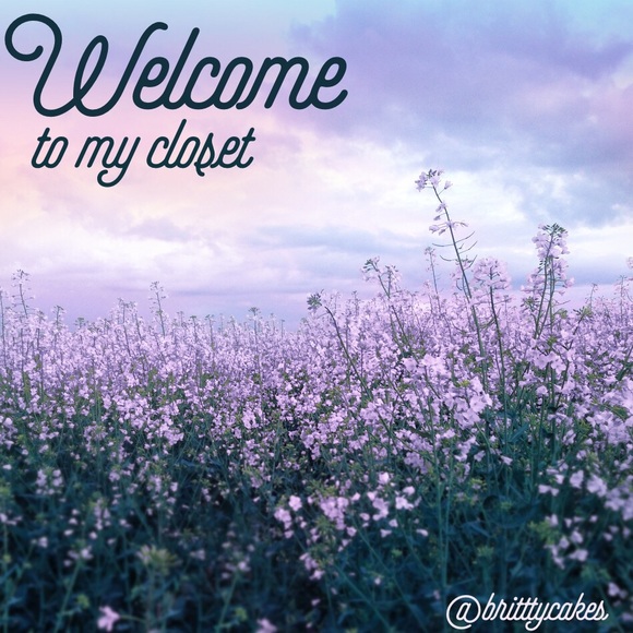 Welcome to my closet! 🌻