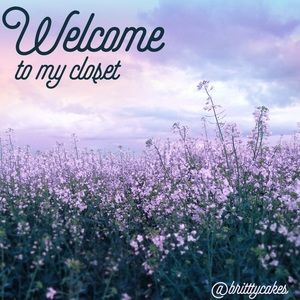 Welcome to my closet! 🌻