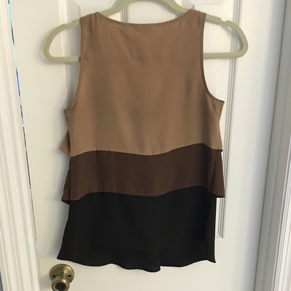 ❗️make offer❗️New York & Company Ruffle Tank - Picture 2 of 3