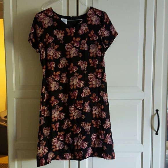 Short sleeve silk dress