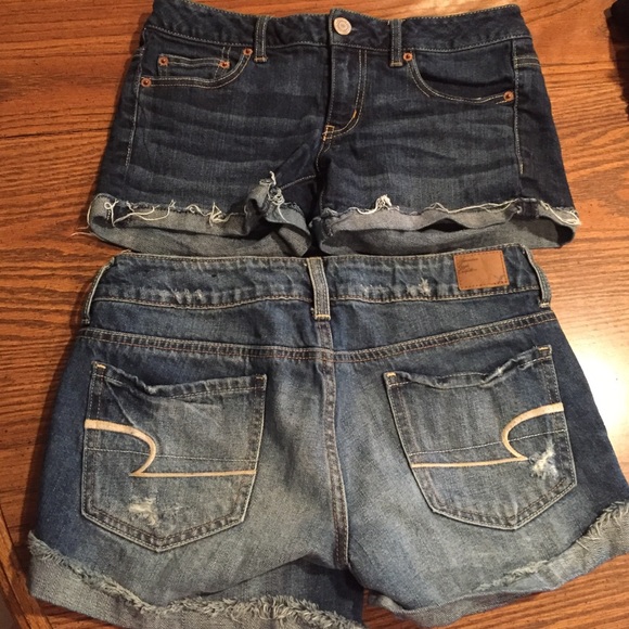 Two pairs of Women's American Eagle size 6 shorts