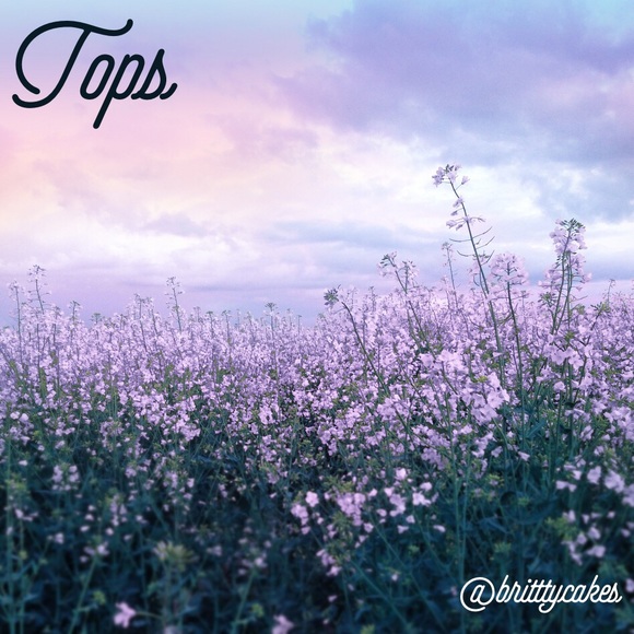 All tops currently available! 🌸