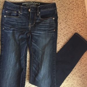 Size zero american eagle skinny jeans!