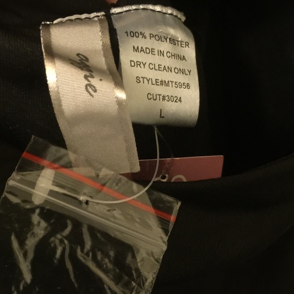 Black top - Picture 4 of 4