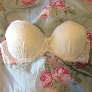 White strapless bra