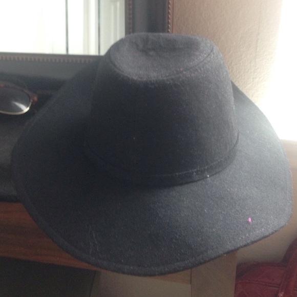 Black summer hat