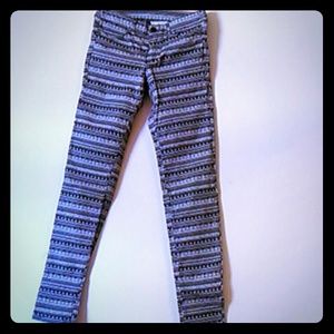 Black and white junior pant size 6 petit