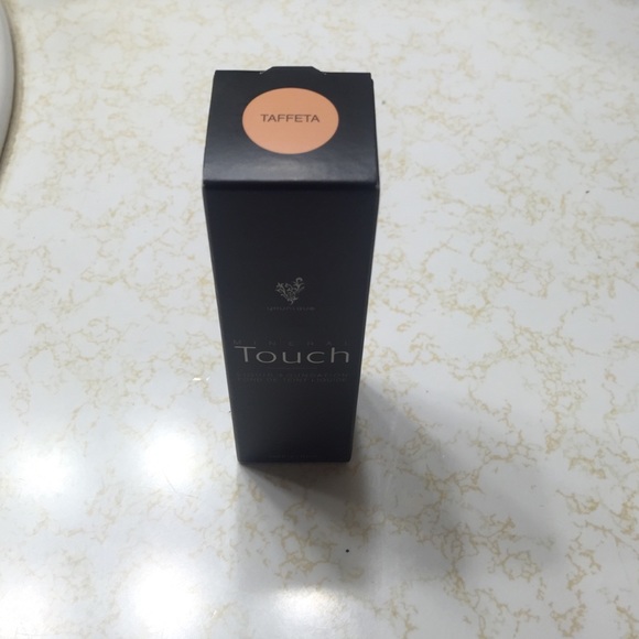 Younique liquid foundation