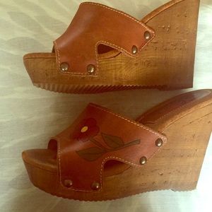 Sbicca leather wedges