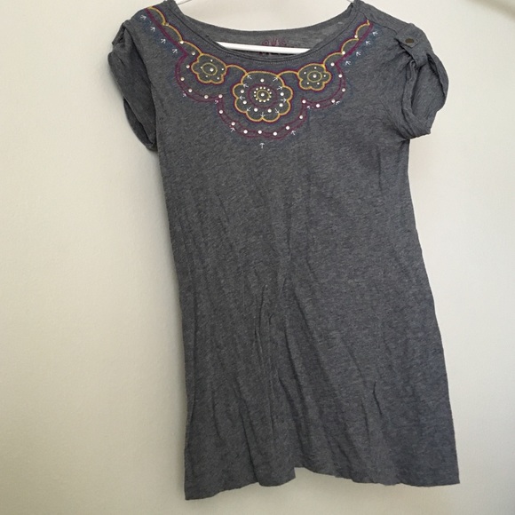 Grey shirt