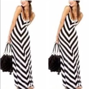 Bebe black and white cheveron maxi