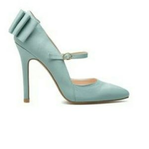 Adorable seafoam green Mary Jane pumps