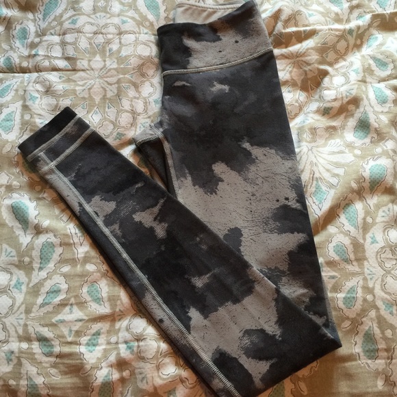 lululemon athletica Pants - LULULEMON wunder under