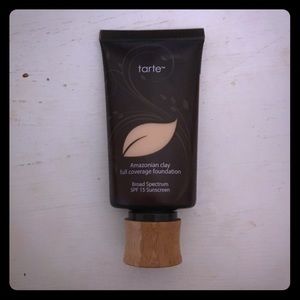 Tarte Amazonian clay foundation in ivory