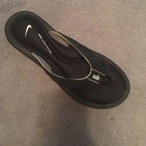 Nike flip flop