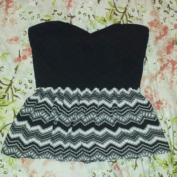 Kendall & Kylie blank strapless top