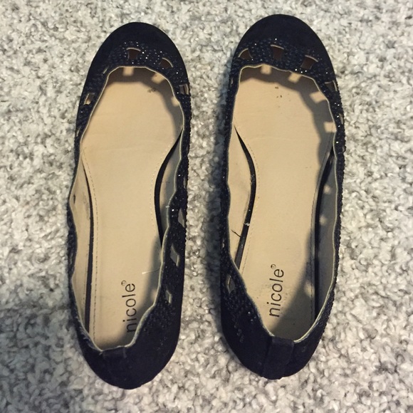 black ballet flats