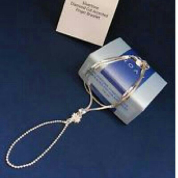 Avon - Finger Bracelet