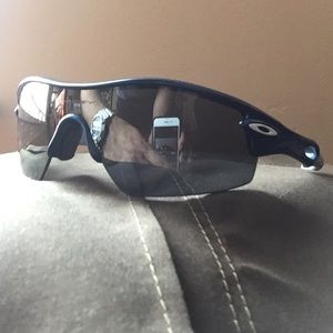 Blue Oakley  polarized sunglasses for Men