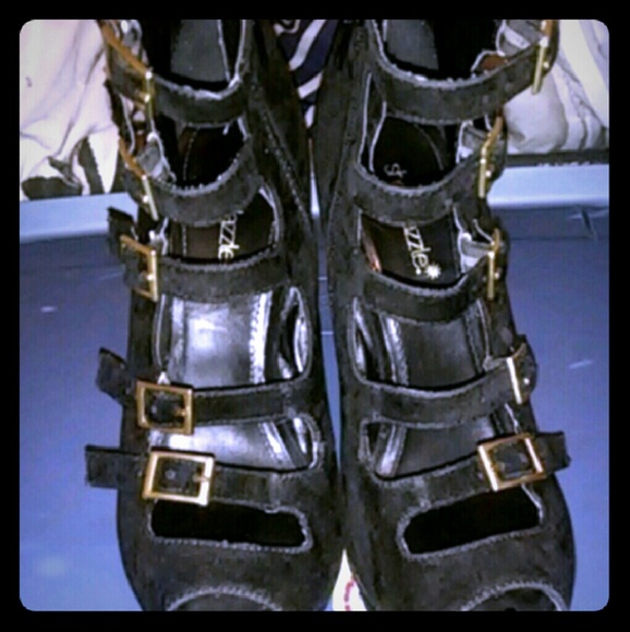 Black 5 in wedge heels 9.5