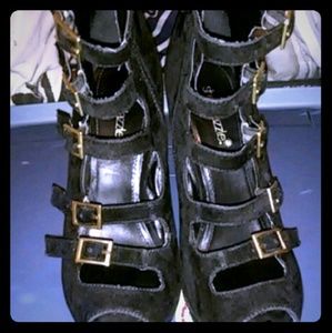 Black 5 in wedge heels 9.5